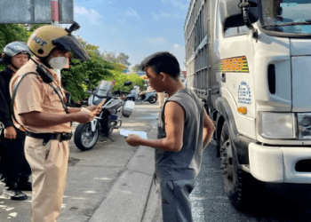 Chưa có giấy phép kinh doanh vận tải bằng xe ô tô bị phạt sao – Mức phạt hiện hành