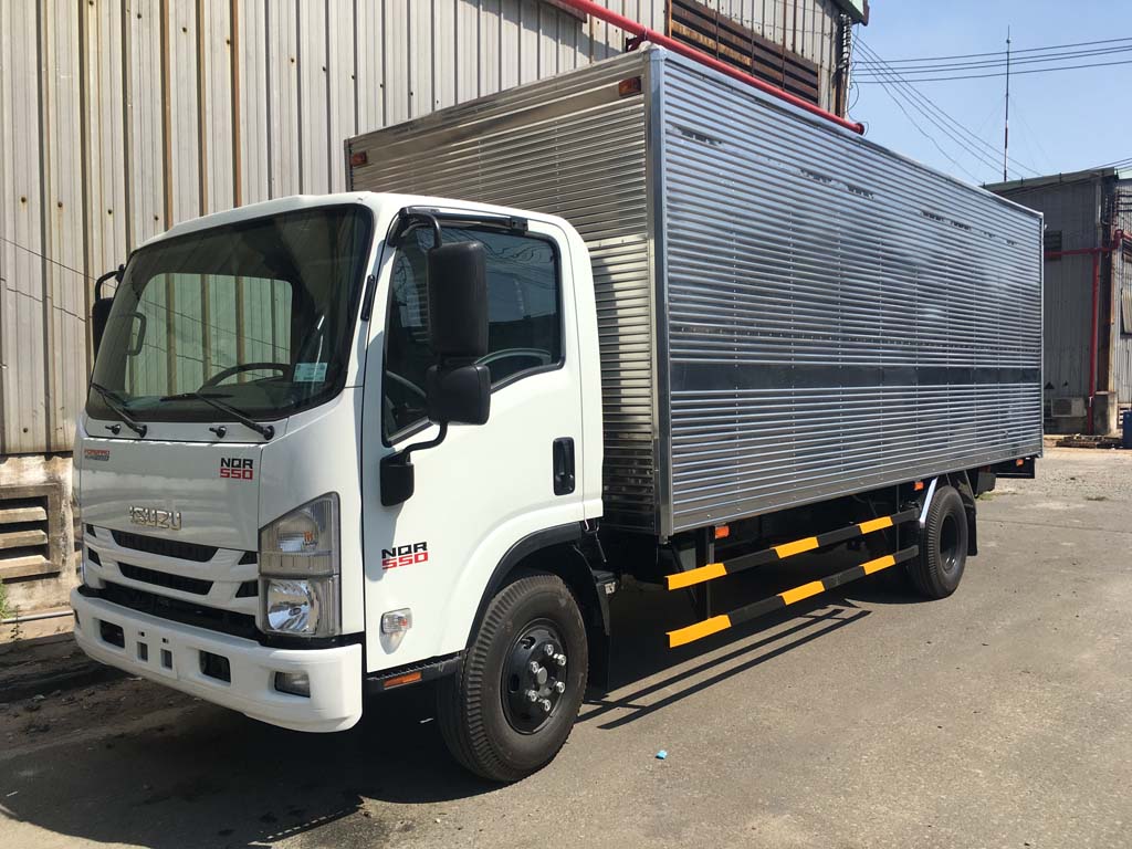Xe tải Isuzu 5 tấn mới: Đánh giá chi tiết & Giá bán tốt nhất hiện nay